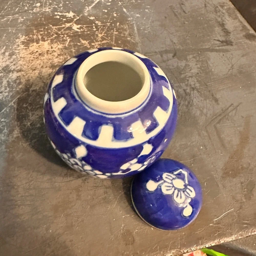 Ginger Jar w Lid Vintage Blue‎ White Ceramic Floral Chinoiserie Small 3.5